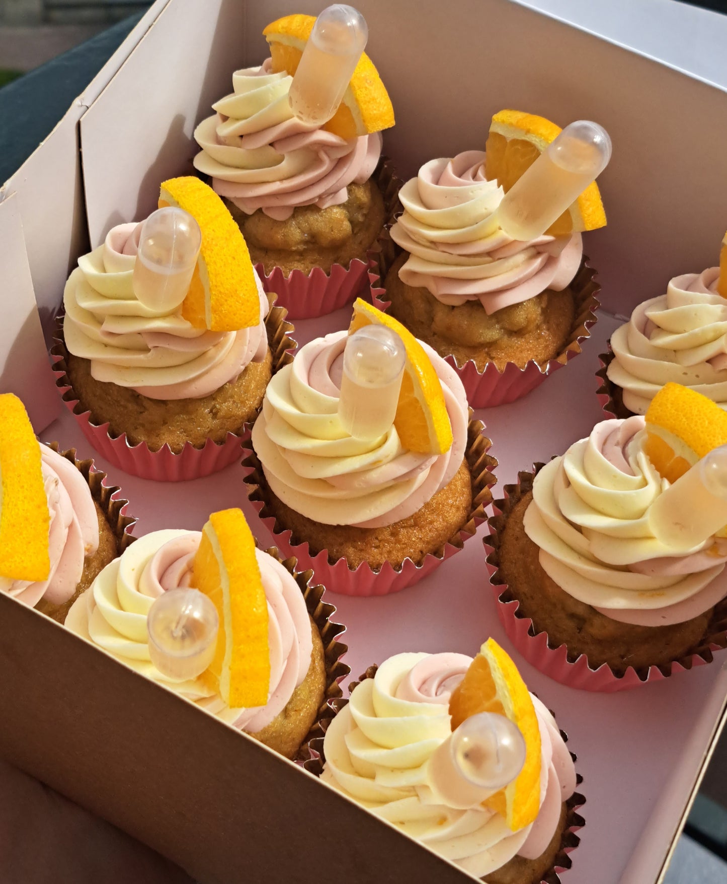 Summer in a Cupcake. 6 pieces